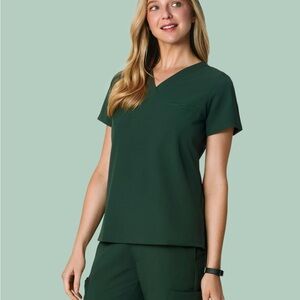 Mandala Scrubs One Pocket Top + 6 Pocket Slim Scrub Pants in Midnight Green